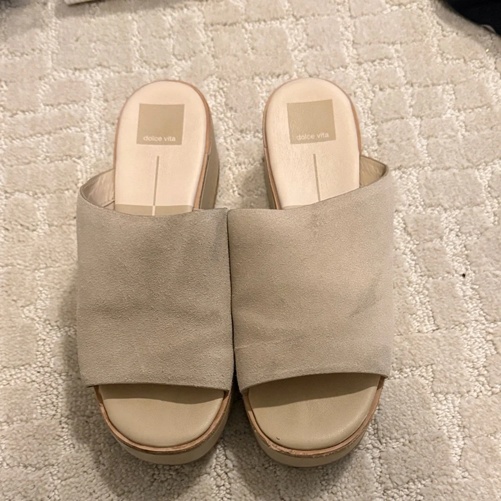Dolce vita Cream “Freta” Platform Slide Sandals